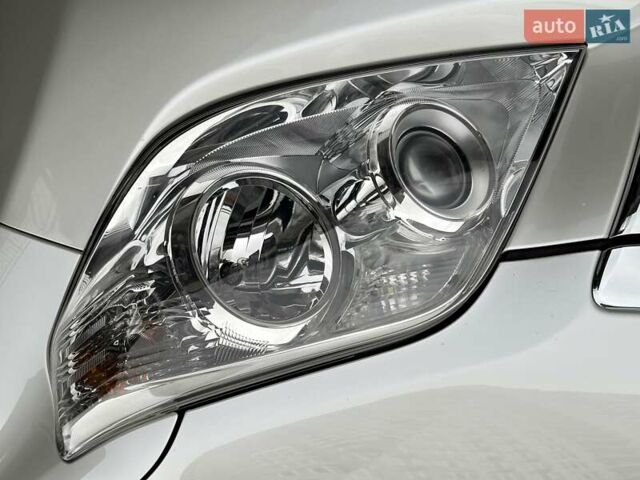 Белый Тойота Ленд Крузер Прадо, объемом двигателя 2.7 л и пробегом 180 тыс. км за 20500 $, фото 11 на Automoto.ua