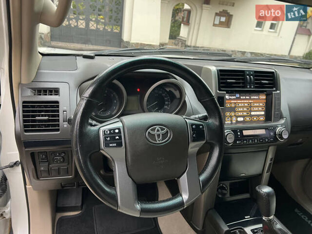 Белый Тойота Ленд Крузер Прадо, объемом двигателя 2.7 л и пробегом 228 тыс. км за 19950 $, фото 79 на Automoto.ua