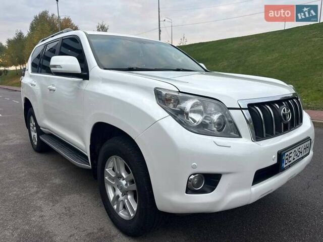 Тойота Ленд Крузер Прадо 2010 у Києві на Automoto.ua Білий Тойота Ленд Крузер Прадо, об'ємом двигуна 4 л та пробігом 237 тис. км за 19700 $, фото 12 на Automoto.ua