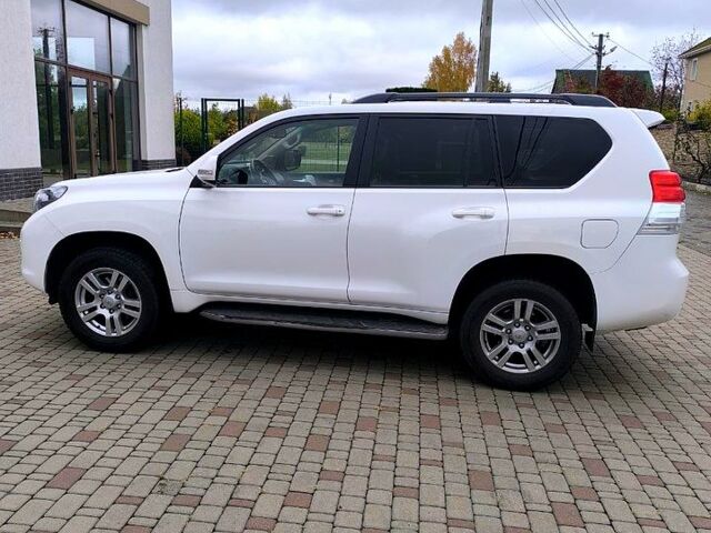 Белый Тойота Ленд Крузер Прадо, объемом двигателя 4 л и пробегом 320 тыс. км за 22000 $, фото 2 на Automoto.ua