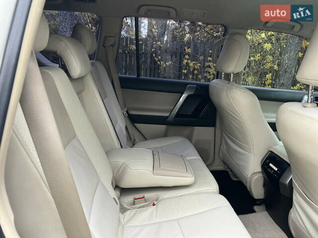 Белый Тойота Ленд Крузер Прадо, объемом двигателя 2.7 л и пробегом 228 тыс. км за 19950 $, фото 105 на Automoto.ua
