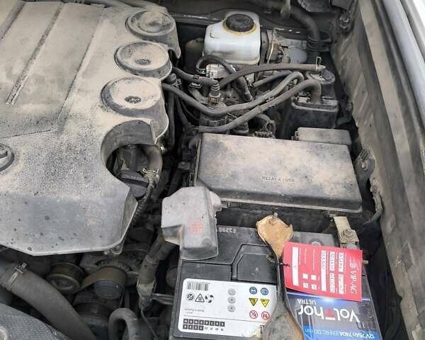 Белый Тойота Ленд Крузер Прадо, объемом двигателя 4 л и пробегом 320 тыс. км за 22000 $, фото 28 на Automoto.ua