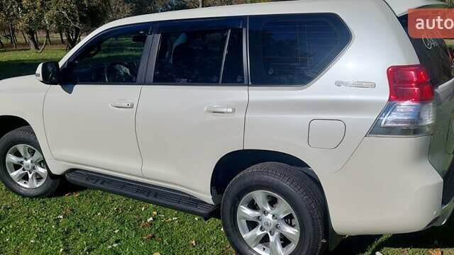 Белый Тойота Ленд Крузер Прадо, объемом двигателя 2.7 л и пробегом 180 тыс. км за 20500 $, фото 1 на Automoto.ua