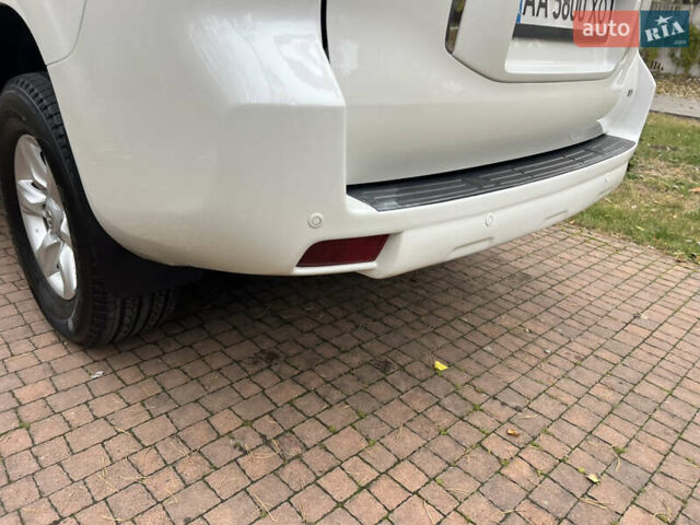 Белый Тойота Ленд Крузер Прадо, объемом двигателя 2.7 л и пробегом 228 тыс. км за 19950 $, фото 42 на Automoto.ua