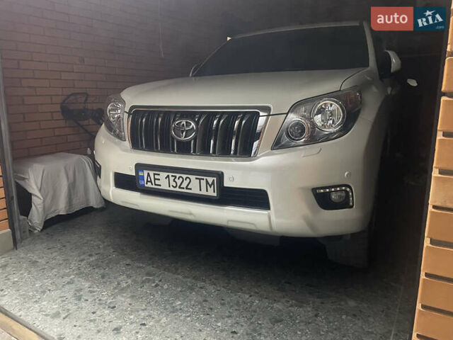 Белый Тойота Ленд Крузер Прадо, объемом двигателя 3.96 л и пробегом 255 тыс. км за 23750 $, фото 2 на Automoto.ua