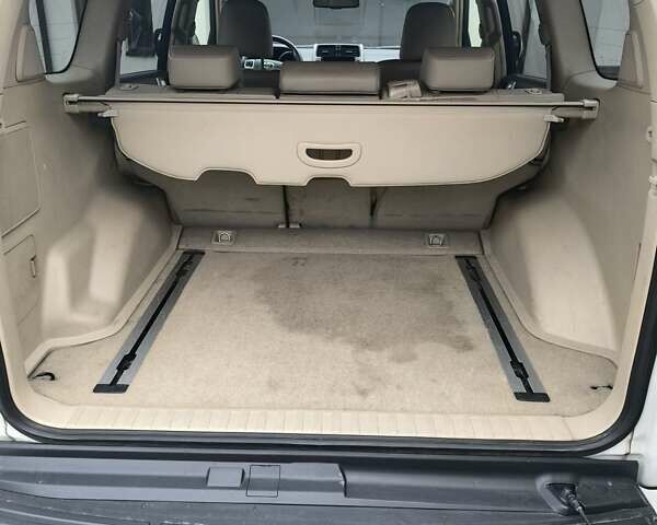 Белый Тойота Ленд Крузер Прадо, объемом двигателя 4 л и пробегом 320 тыс. км за 23500 $, фото 19 на Automoto.ua