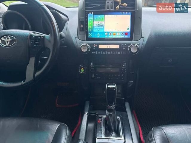 Белый Тойота Ленд Крузер Прадо, объемом двигателя 4 л и пробегом 237 тыс. км за 18750 $, фото 16 на Automoto.ua