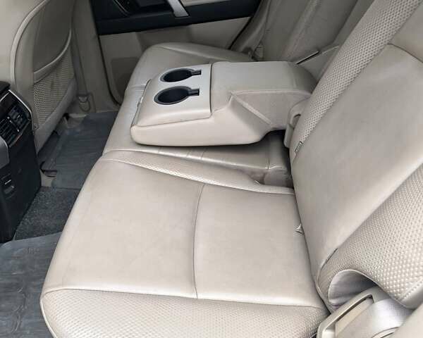 Белый Тойота Ленд Крузер Прадо, объемом двигателя 4 л и пробегом 320 тыс. км за 23500 $, фото 23 на Automoto.ua