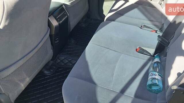 Белый Тойота Ленд Крузер Прадо, объемом двигателя 2.7 л и пробегом 180 тыс. км за 20500 $, фото 13 на Automoto.ua