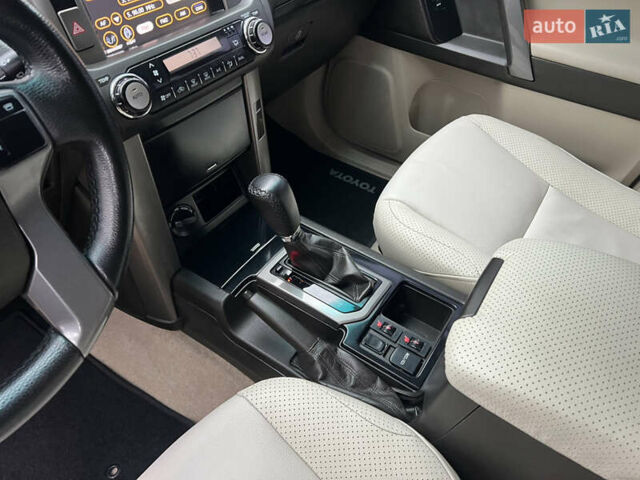 Белый Тойота Ленд Крузер Прадо, объемом двигателя 2.7 л и пробегом 228 тыс. км за 19950 $, фото 82 на Automoto.ua