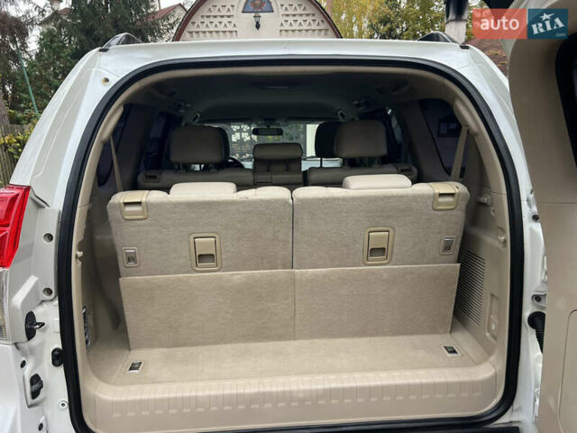 Белый Тойота Ленд Крузер Прадо, объемом двигателя 2.7 л и пробегом 228 тыс. км за 19950 $, фото 51 на Automoto.ua