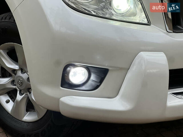 Белый Тойота Ленд Крузер Прадо, объемом двигателя 2.7 л и пробегом 228 тыс. км за 19950 $, фото 7 на Automoto.ua