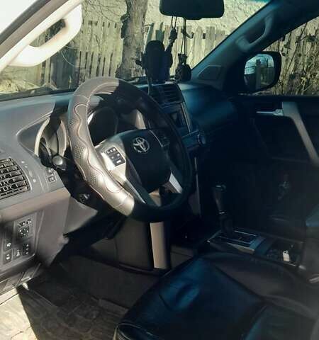 Белый Тойота Ленд Крузер Прадо, объемом двигателя 2.98 л и пробегом 257 тыс. км за 23000 $, фото 4 на Automoto.ua