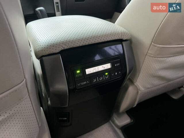 Белый Тойота Ленд Крузер Прадо, объемом двигателя 2.7 л и пробегом 228 тыс. км за 19950 $, фото 94 на Automoto.ua