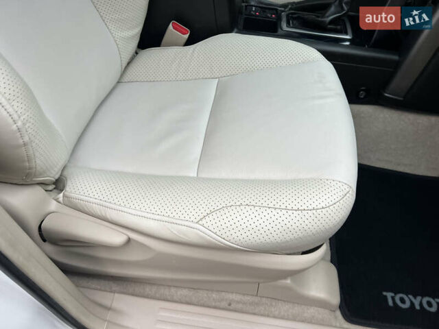 Белый Тойота Ленд Крузер Прадо, объемом двигателя 2.7 л и пробегом 228 тыс. км за 19950 $, фото 123 на Automoto.ua