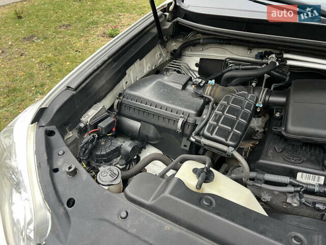 Белый Тойота Ленд Крузер Прадо, объемом двигателя 2.7 л и пробегом 228 тыс. км за 19950 $, фото 58 на Automoto.ua