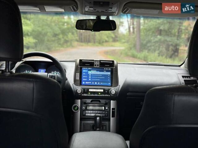 Білий Тойота Ленд Крузер Прадо, об'ємом двигуна 4 л та пробігом 210 тис. км за 30000 $, фото 7 на Automoto.ua