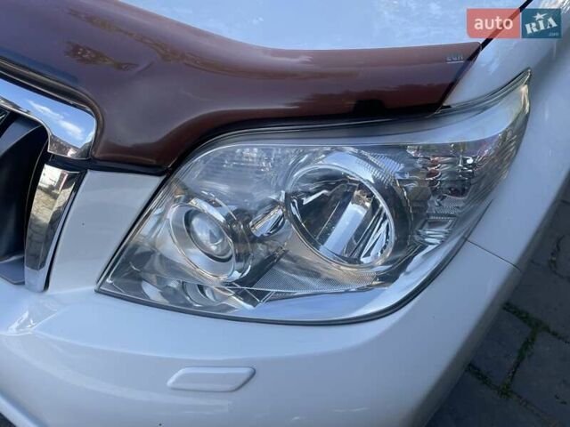 Белый Тойота Ленд Крузер Прадо, объемом двигателя 2.98 л и пробегом 256 тыс. км за 21999 $, фото 10 на Automoto.ua