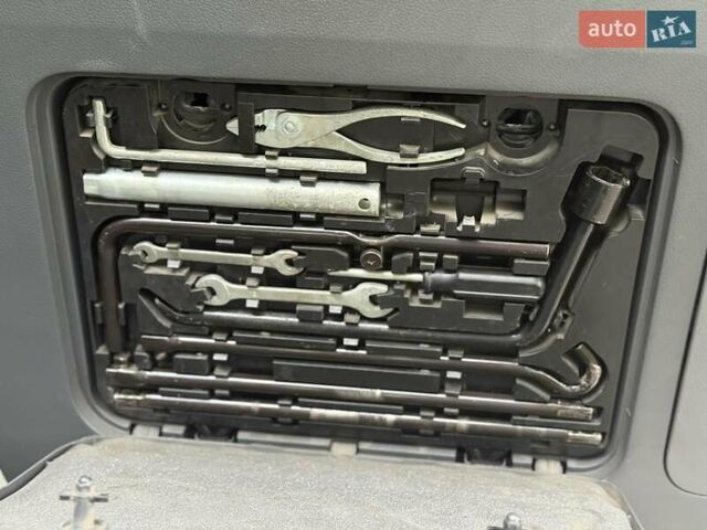 Білий Тойота Ленд Крузер Прадо, об'ємом двигуна 4 л та пробігом 210 тис. км за 30000 $, фото 11 на Automoto.ua