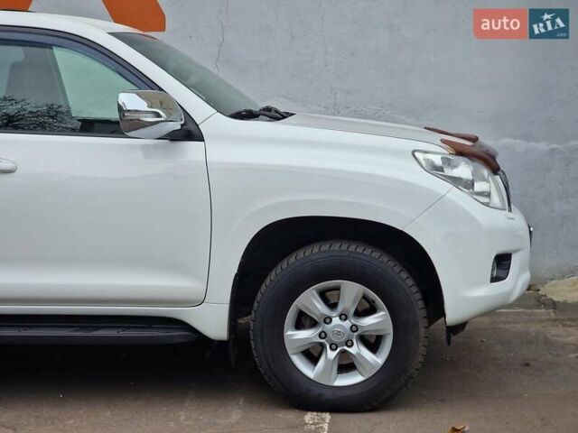 Білий Тойота Ленд Крузер Прадо, об'ємом двигуна 2.98 л та пробігом 260 тис. км за 22990 $, фото 19 на Automoto.ua