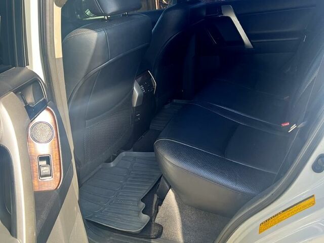 Білий Тойота Ленд Крузер Прадо, об'ємом двигуна 4 л та пробігом 280 тис. км за 22500 $, фото 5 на Automoto.ua