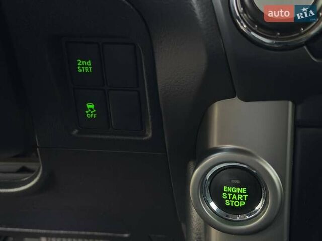 Тойота Ленд Крузер Прадо 2012 в Харькове на Automoto.ua Белый Тойота Ленд Крузер Прадо, объемом двигателя 2.98 л и пробегом 208 тыс. км за 27400 $, фото 29 на Automoto.ua