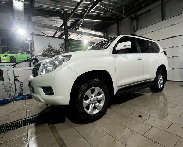 Тойота Ленд Крузер Прадо 2012 в Днепре (Днепропетровске) на Automoto.ua Белый Тойота Ленд Крузер Прадо, объемом двигателя 2.69 л и пробегом 38 тыс. км за 29000 $, фото 63 на Automoto.ua