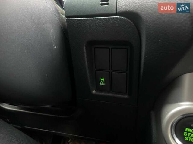 Белый Тойота Ленд Крузер Прадо, объемом двигателя 3.96 л и пробегом 285 тыс. км за 25999 $, фото 34 на Automoto.ua