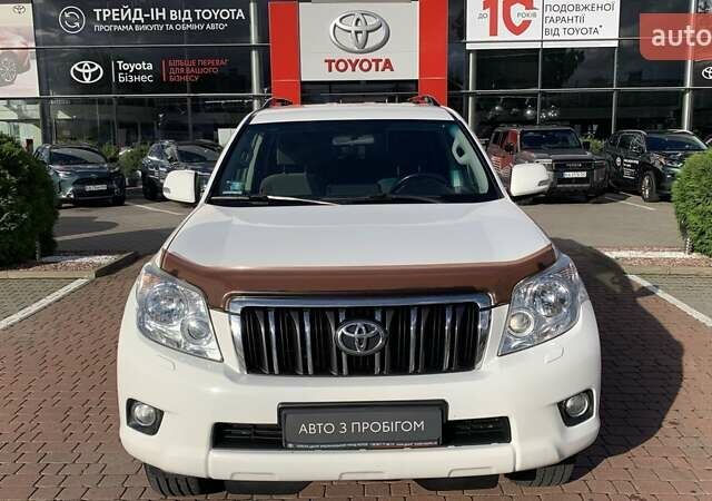 Белый Тойота Ленд Крузер Прадо, объемом двигателя 3 л и пробегом 210 тыс. км за 22900 $, фото 4 на Automoto.ua