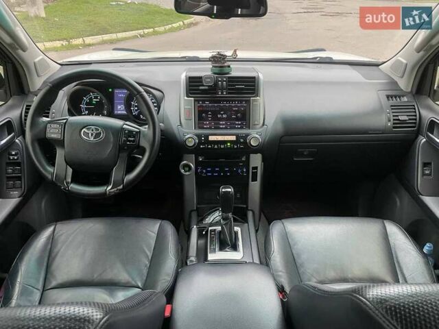 Белый Тойота Ленд Крузер Прадо, объемом двигателя 3.96 л и пробегом 285 тыс. км за 25999 $, фото 21 на Automoto.ua