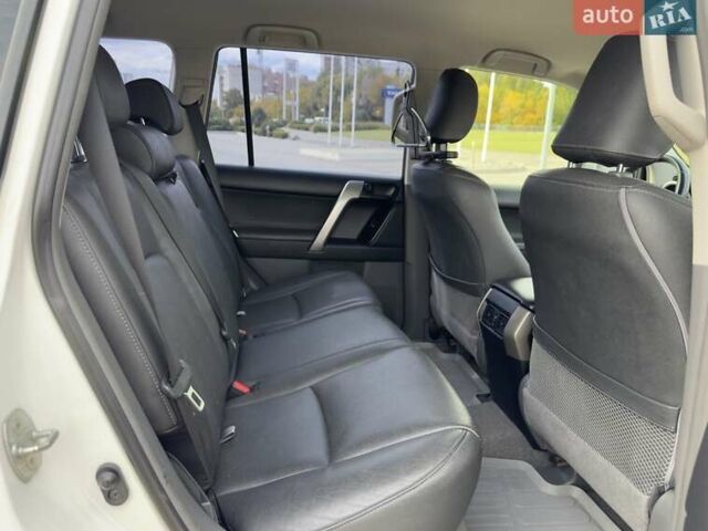 Білий Тойота Ленд Крузер Прадо, об'ємом двигуна 2.98 л та пробігом 208 тис. км за 25999 $, фото 2 на Automoto.ua