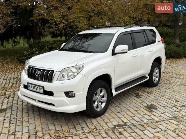 Белый Тойота Ленд Крузер Прадо, объемом двигателя 2.7 л и пробегом 260 тыс. км за 19950 $, фото 7 на Automoto.ua