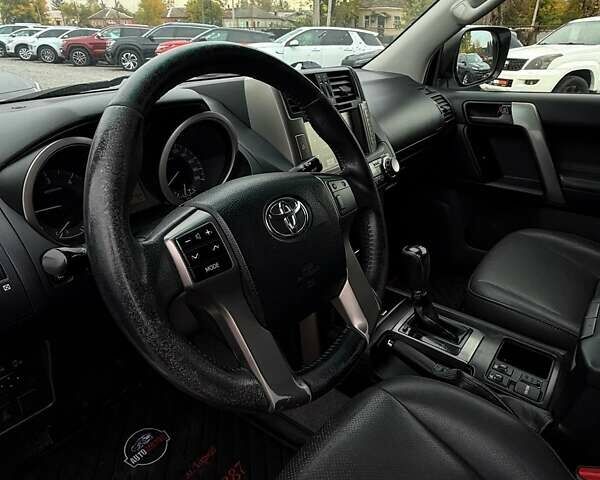 Тойота Ленд Крузер Прадо 2012 в Харькове на Automoto.ua Белый Тойота Ленд Крузер Прадо, объемом двигателя 2.98 л и пробегом 208 тыс. км за 27400 $, фото 11 на Automoto.ua
