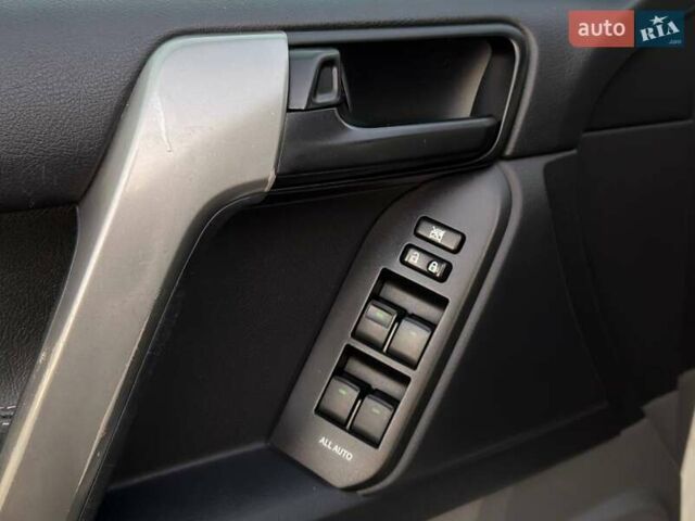 Тойота Ленд Крузер Прадо 2012 в Харькове на Automoto.ua Белый Тойота Ленд Крузер Прадо, объемом двигателя 2.98 л и пробегом 208 тыс. км за 27400 $, фото 37 на Automoto.ua