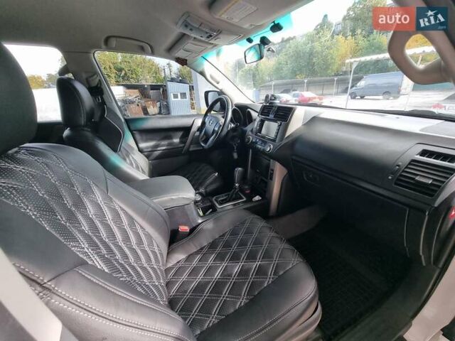 Тойота Ленд Крузер Прадо 2012 в Чернигове на Automoto.ua Белый Тойота Ленд Крузер Прадо, объемом двигателя 2.69 л и пробегом 198 тыс. км за 19999 $, фото 19 на Automoto.ua