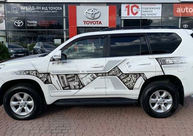 Белый Тойота Ленд Крузер Прадо, объемом двигателя 3 л и пробегом 210 тыс. км за 22900 $, фото 2 на Automoto.ua