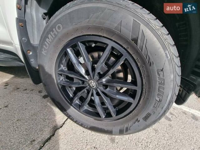 Тойота Ленд Крузер Прадо 2012 в Чернигове на Automoto.ua Белый Тойота Ленд Крузер Прадо, объемом двигателя 2.69 л и пробегом 198 тыс. км за 19999 $, фото 18 на Automoto.ua
