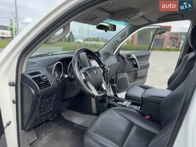 Білий Тойота Ленд Крузер Прадо, об'ємом двигуна 2.98 л та пробігом 208 тис. км за 25999 $, фото 8 на Automoto.ua