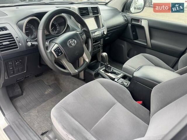 Тойота Ленд Крузер Прадо 2012 в Тернополе на Automoto.ua Белый Тойота Ленд Крузер Прадо, объемом двигателя 2.7 л и пробегом 244 тыс. км за 18900 $, фото 33 на Automoto.ua