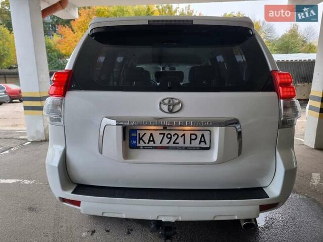 Тойота Ленд Крузер Прадо 2012 в Чернигове на Automoto.ua Белый Тойота Ленд Крузер Прадо, объемом двигателя 2.69 л и пробегом 198 тыс. км за 19999 $, фото 1 на Automoto.ua