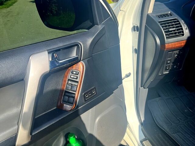 Білий Тойота Ленд Крузер Прадо, об'ємом двигуна 4 л та пробігом 280 тис. км за 22500 $, фото 4 на Automoto.ua