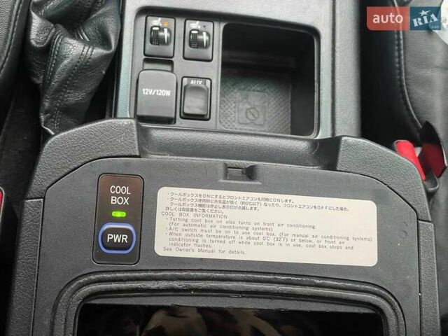 Белый Тойота Ленд Крузер Прадо, объемом двигателя 3.96 л и пробегом 285 тыс. км за 25999 $, фото 38 на Automoto.ua