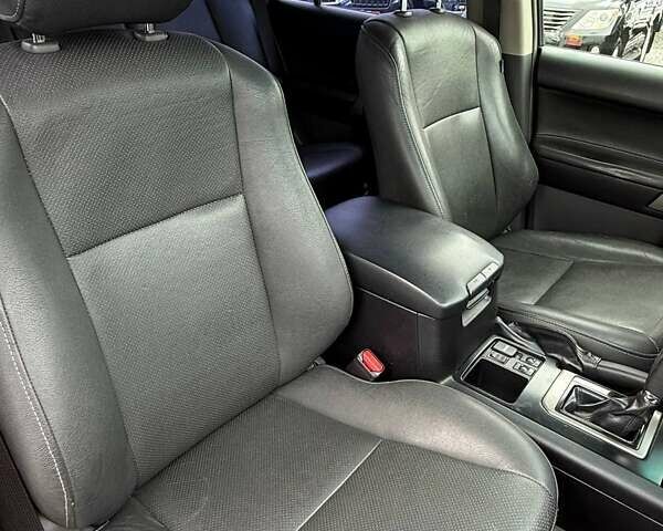 Тойота Ленд Крузер Прадо 2012 в Харькове на Automoto.ua Белый Тойота Ленд Крузер Прадо, объемом двигателя 2.98 л и пробегом 208 тыс. км за 27400 $, фото 14 на Automoto.ua