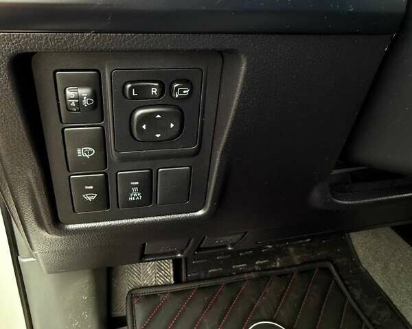 Тойота Ленд Крузер Прадо 2012 в Харькове на Automoto.ua Белый Тойота Ленд Крузер Прадо, объемом двигателя 2.98 л и пробегом 208 тыс. км за 27400 $, фото 34 на Automoto.ua