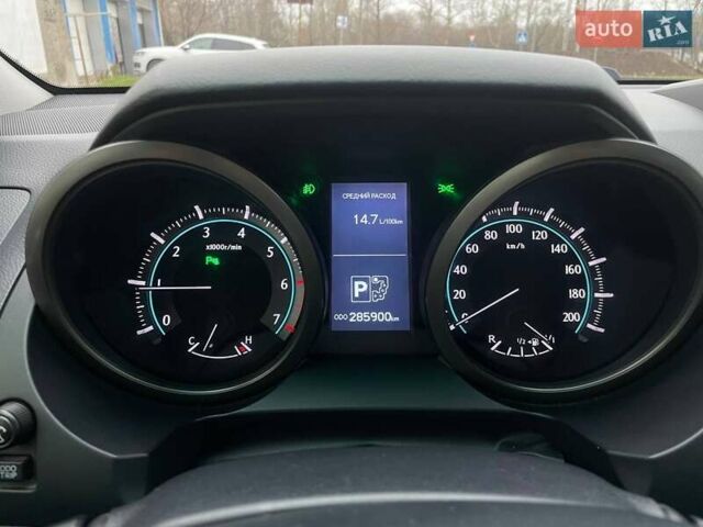 Белый Тойота Ленд Крузер Прадо, объемом двигателя 3.96 л и пробегом 285 тыс. км за 25999 $, фото 26 на Automoto.ua