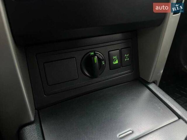 Белый Тойота Ленд Крузер Прадо, объемом двигателя 3.96 л и пробегом 285 тыс. км за 25999 $, фото 32 на Automoto.ua