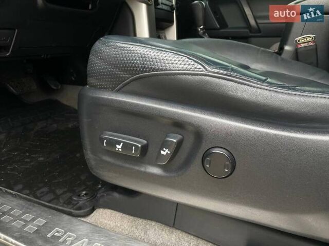 Белый Тойота Ленд Крузер Прадо, объемом двигателя 3.96 л и пробегом 285 тыс. км за 25999 $, фото 28 на Automoto.ua