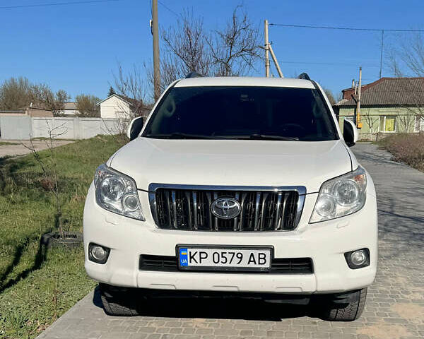 Белый Тойота Ленд Крузер Прадо, объемом двигателя 2.98 л и пробегом 400 тыс. км за 26000 $, фото 1 на Automoto.ua