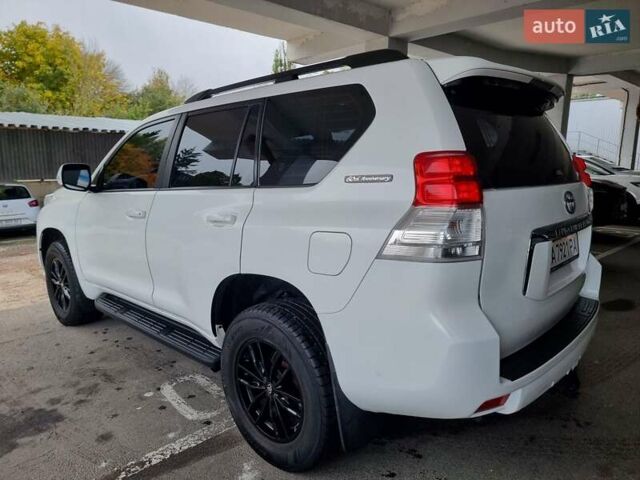 Тойота Ленд Крузер Прадо 2012 в Чернигове на Automoto.ua Белый Тойота Ленд Крузер Прадо, объемом двигателя 2.69 л и пробегом 198 тыс. км за 19999 $, фото 4 на Automoto.ua