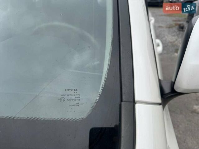 Тойота Ленд Крузер Прадо 2012 в Тернополе на Automoto.ua Белый Тойота Ленд Крузер Прадо, объемом двигателя 2.7 л и пробегом 244 тыс. км за 18900 $, фото 3 на Automoto.ua